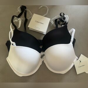 2 Piece Calvin Klein Push-up Plunge Convertible Strap Bra Womens 34C Black White